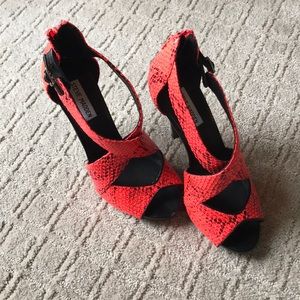 Steve Madden snakeprint coral heels